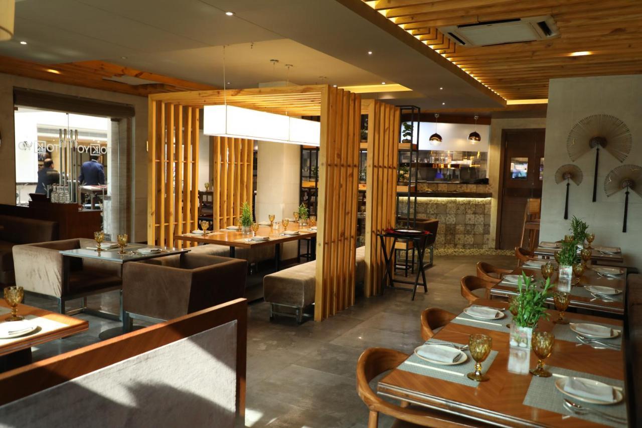 Ramada By Wyndham Jalandhar City Center Zewnętrze zdjęcie