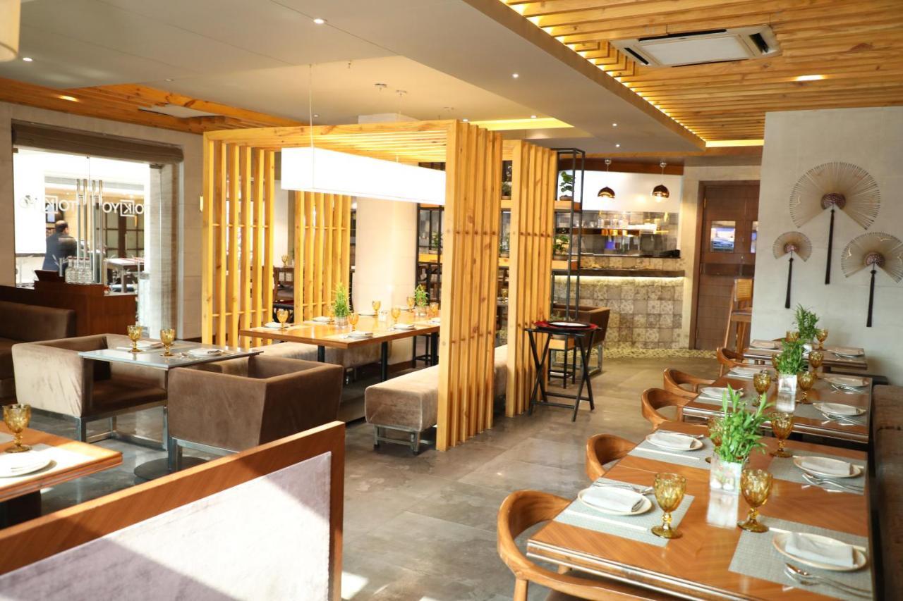 Ramada By Wyndham Jalandhar City Center Zewnętrze zdjęcie