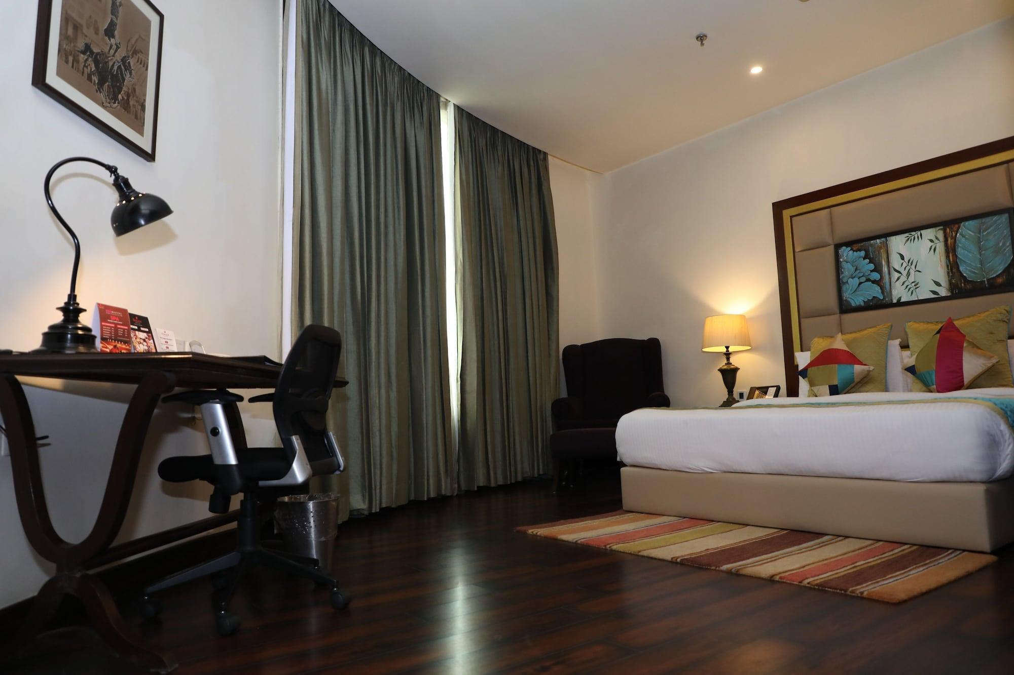 Ramada By Wyndham Jalandhar City Center Zewnętrze zdjęcie