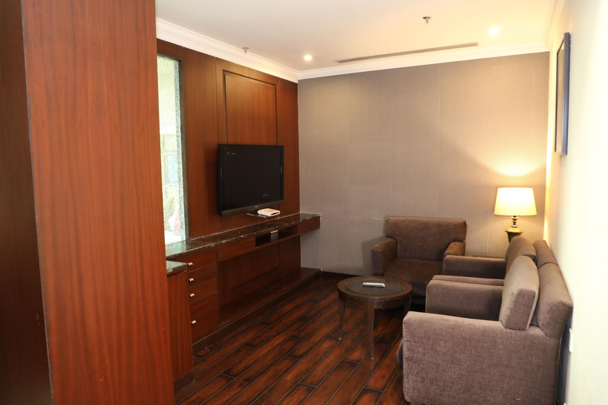 Ramada By Wyndham Jalandhar City Center Zewnętrze zdjęcie