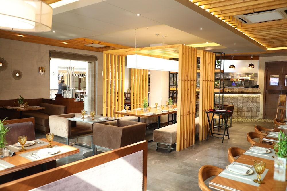 Ramada By Wyndham Jalandhar City Center Zewnętrze zdjęcie
