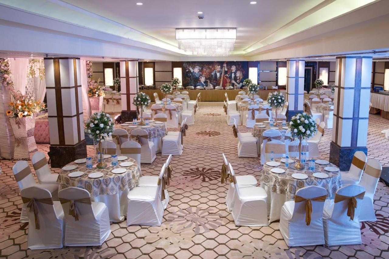 Ramada By Wyndham Jalandhar City Center Zewnętrze zdjęcie