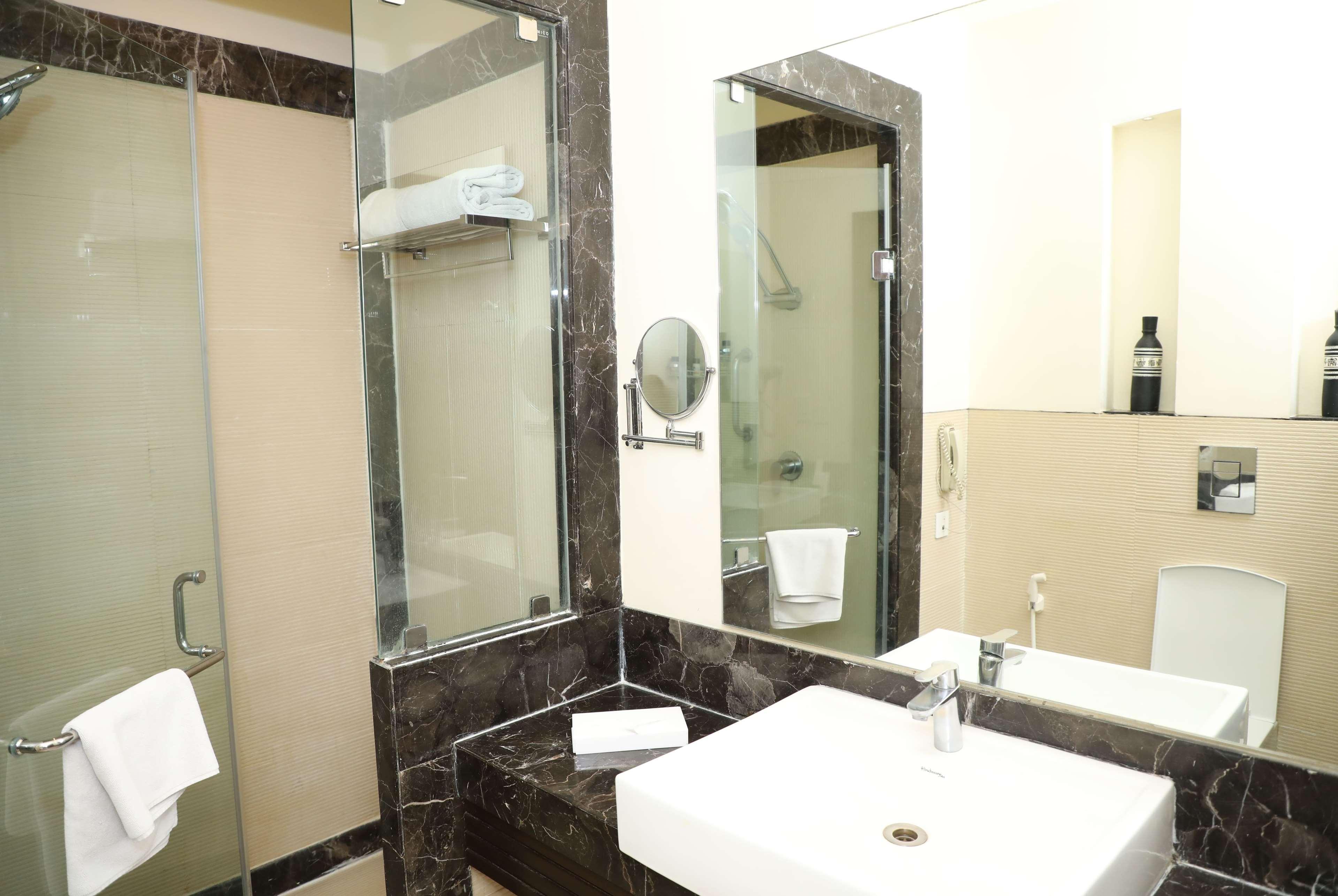 Ramada By Wyndham Jalandhar City Center Zewnętrze zdjęcie