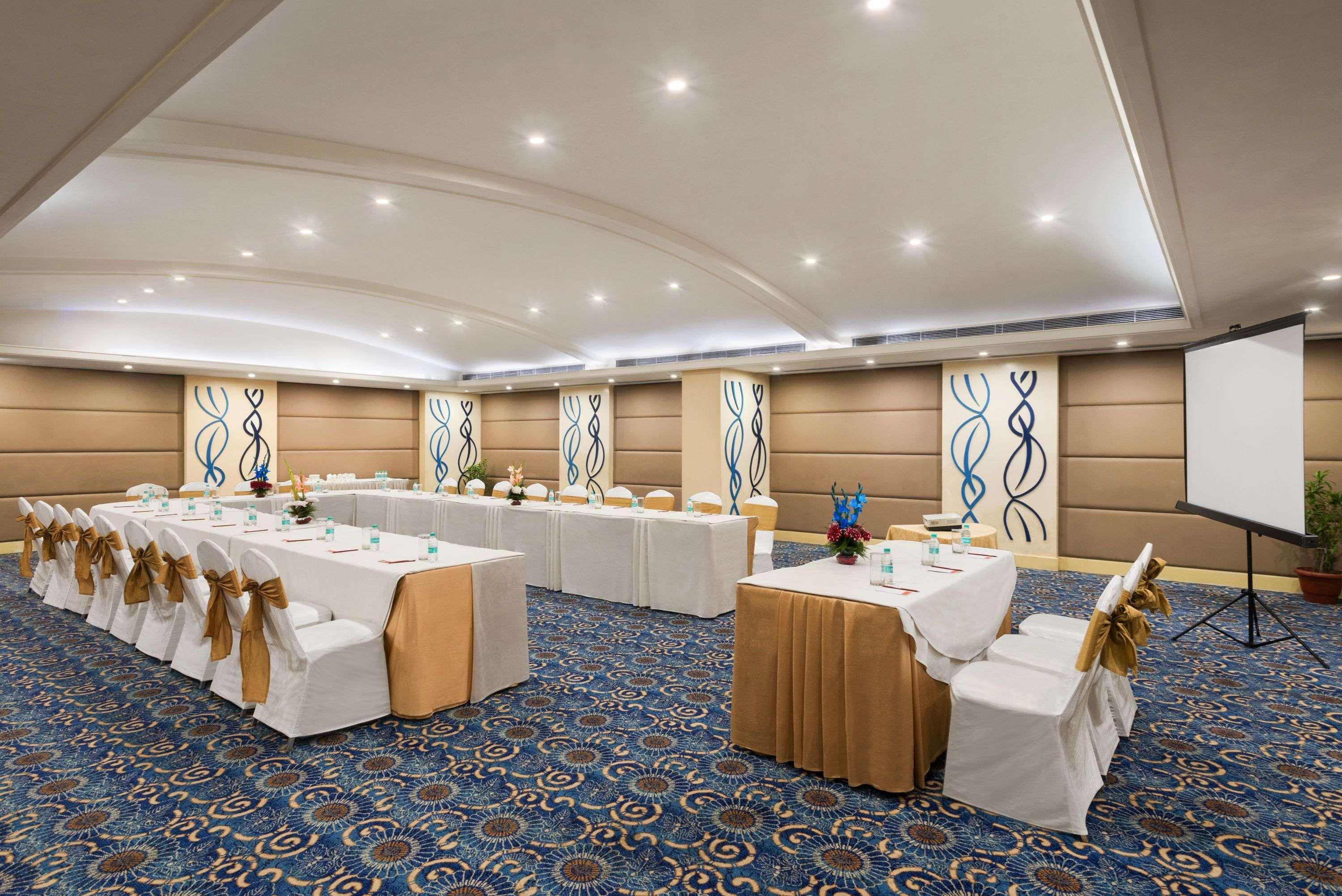 Ramada By Wyndham Jalandhar City Center Zewnętrze zdjęcie