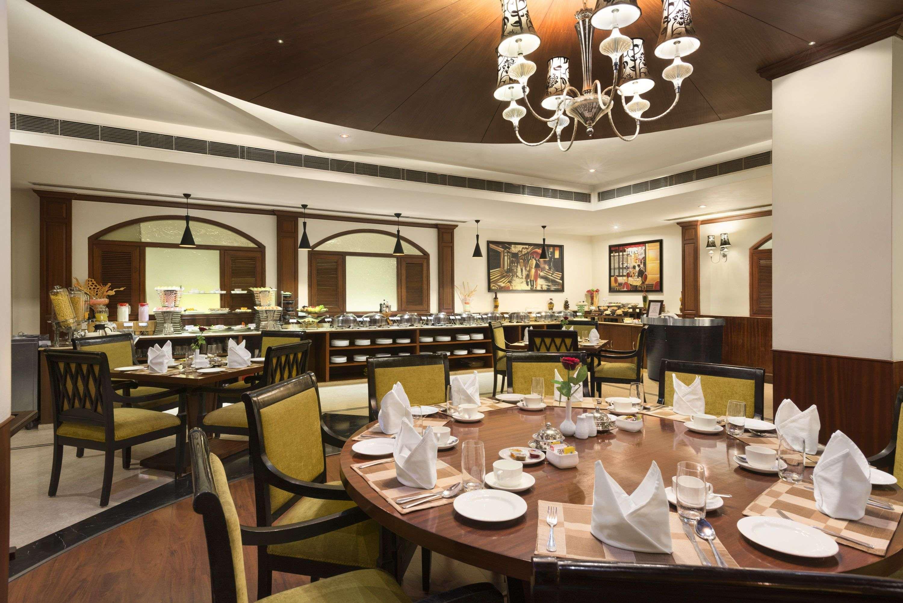 Ramada By Wyndham Jalandhar City Center Zewnętrze zdjęcie