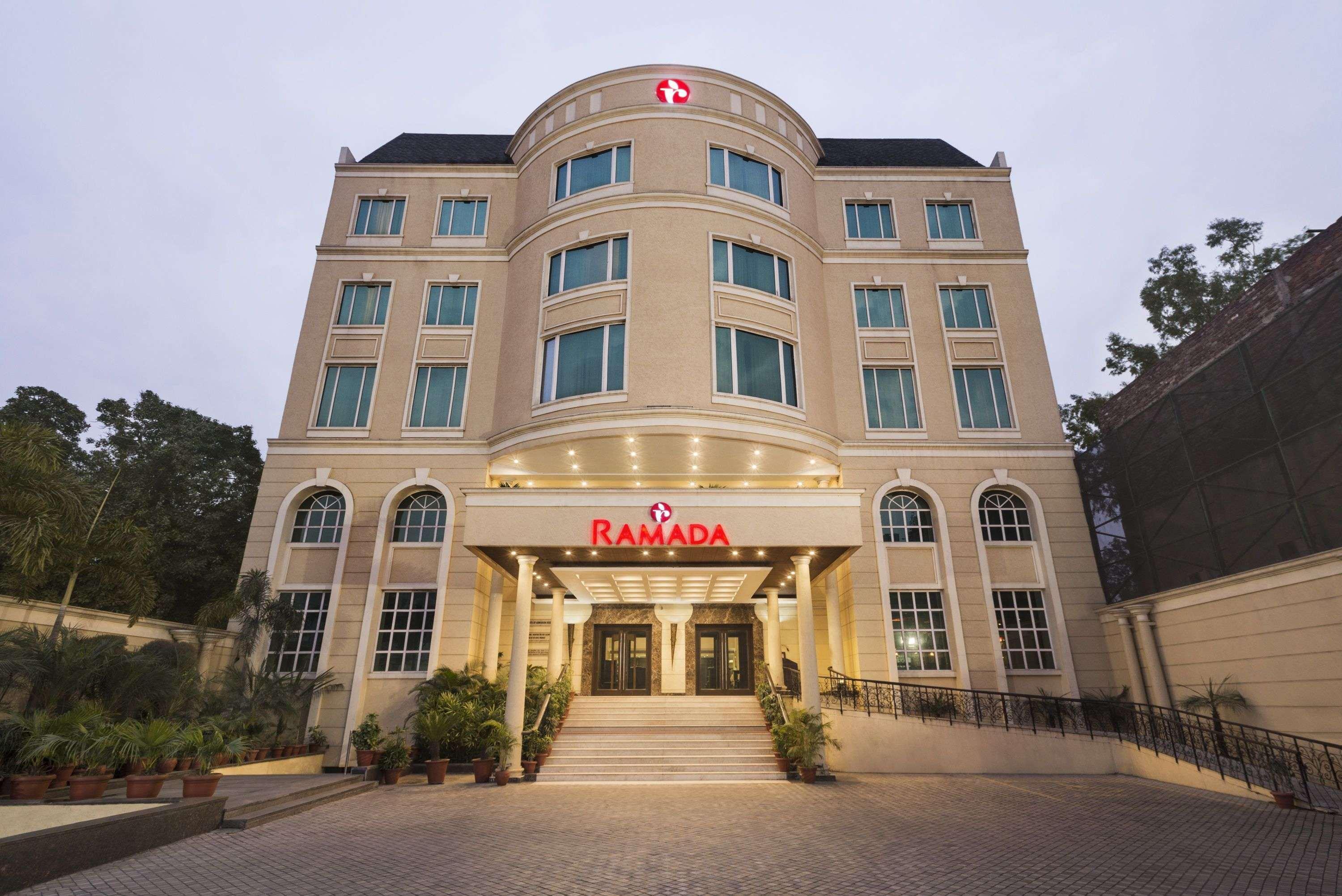 Ramada By Wyndham Jalandhar City Center Zewnętrze zdjęcie