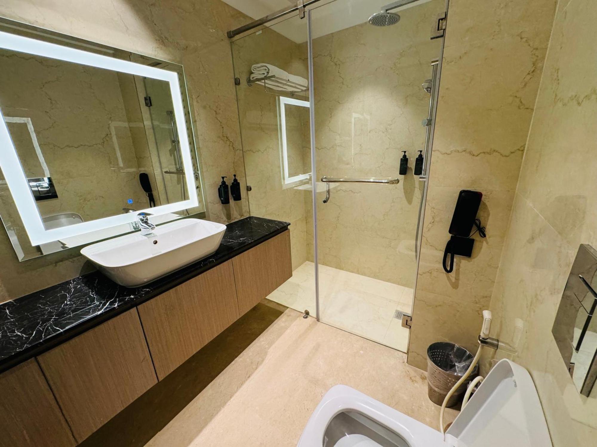 Ramada By Wyndham Jalandhar City Center Zewnętrze zdjęcie