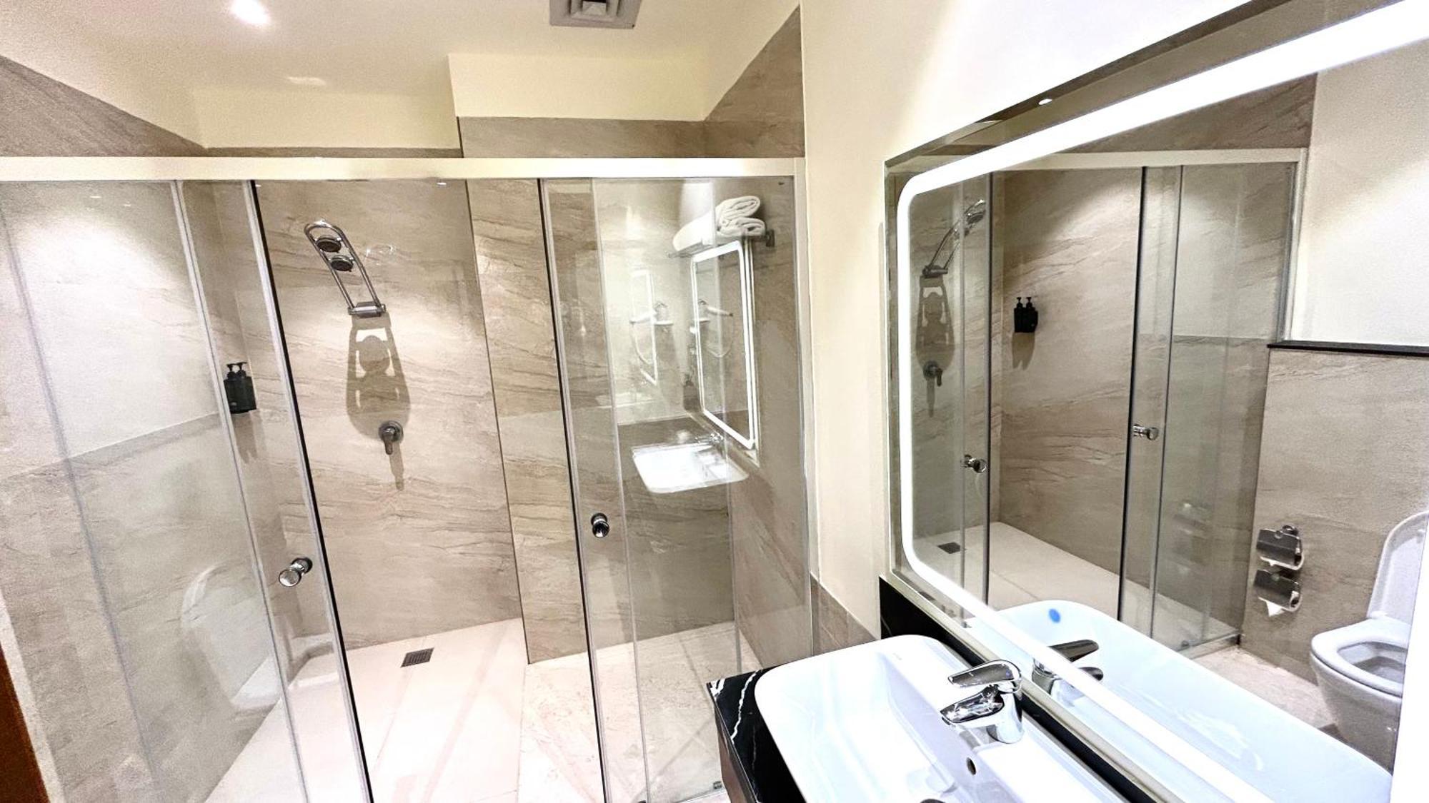 Ramada By Wyndham Jalandhar City Center Zewnętrze zdjęcie
