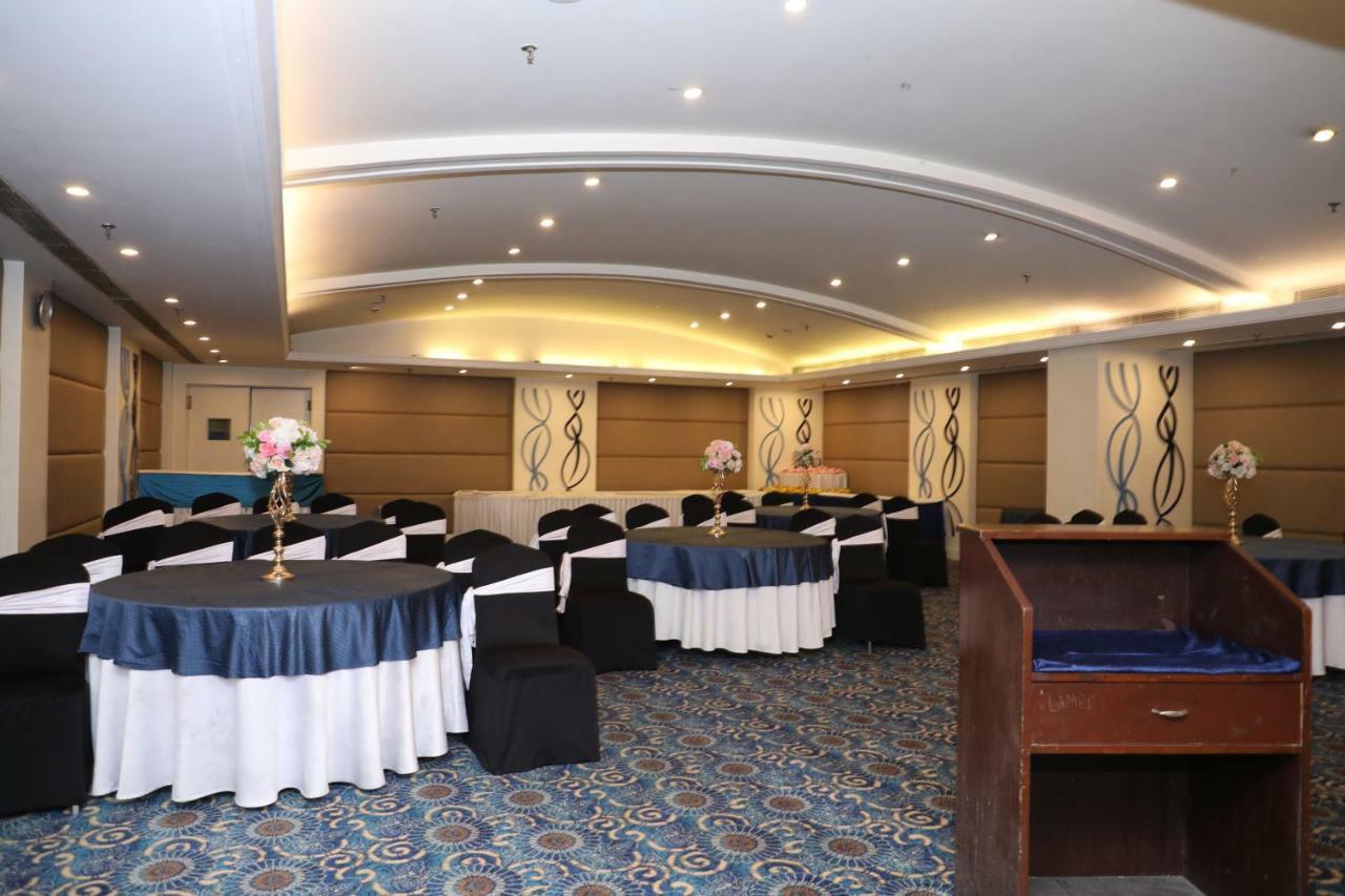 Ramada By Wyndham Jalandhar City Center Zewnętrze zdjęcie